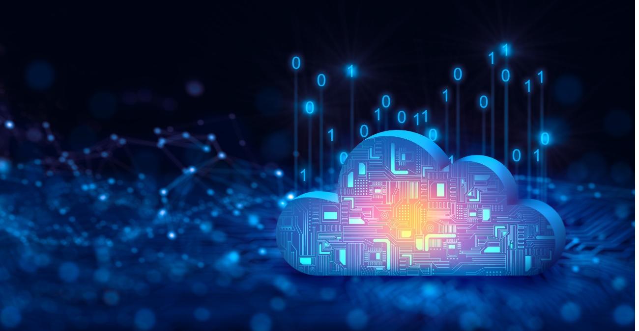 Eine 3D-Illustration zeigt eine stilisierte Wolke über dem leuchtenden Konvergenzpunkt eines elektronischen Schaltkreises vor abstraktem blauem Hintergrund. Das Motiv symbolisiert Cloud Computing und Cloud-Speicher im Kontext einer DSGVO-konformen Cloud.